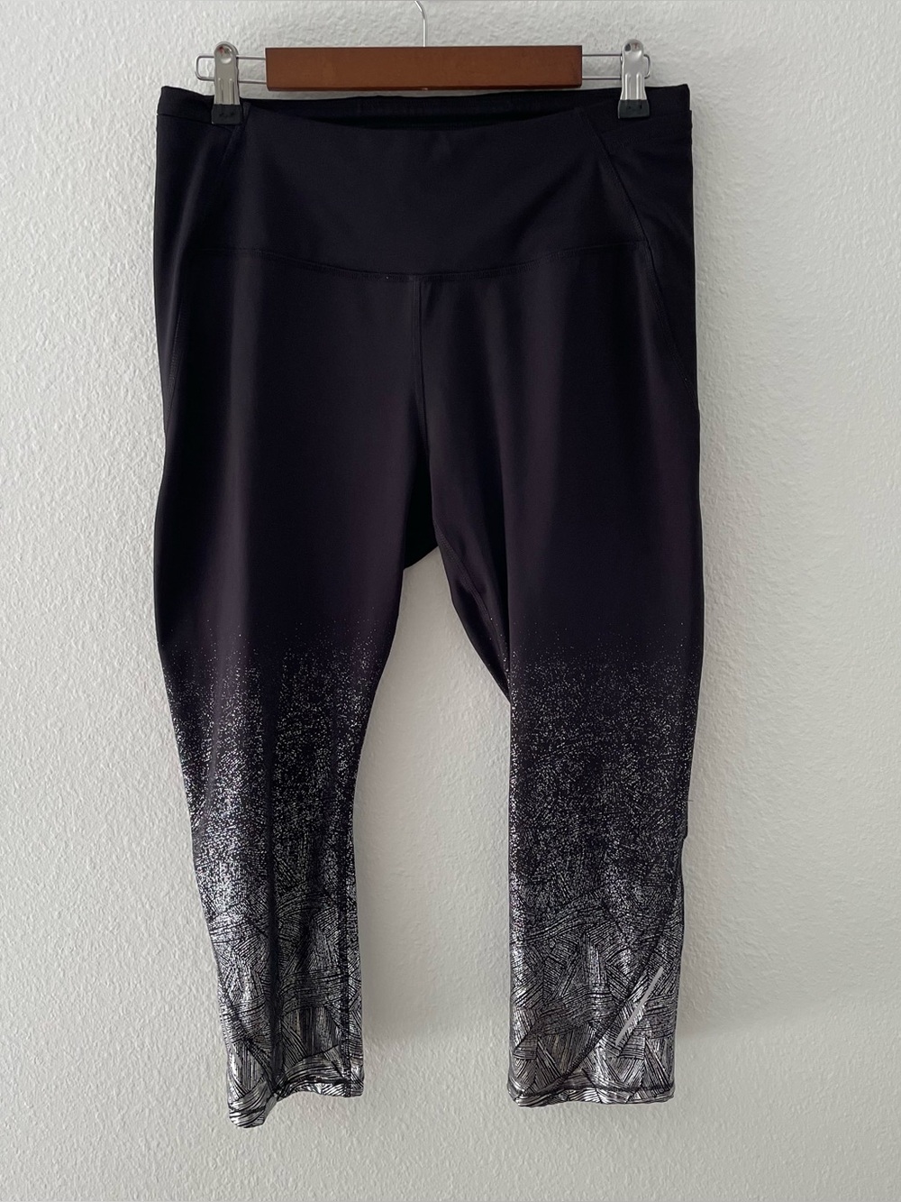 All In Motion Sleek Run High Rise Carri Capri Leggings Yoga Athletic Size XL